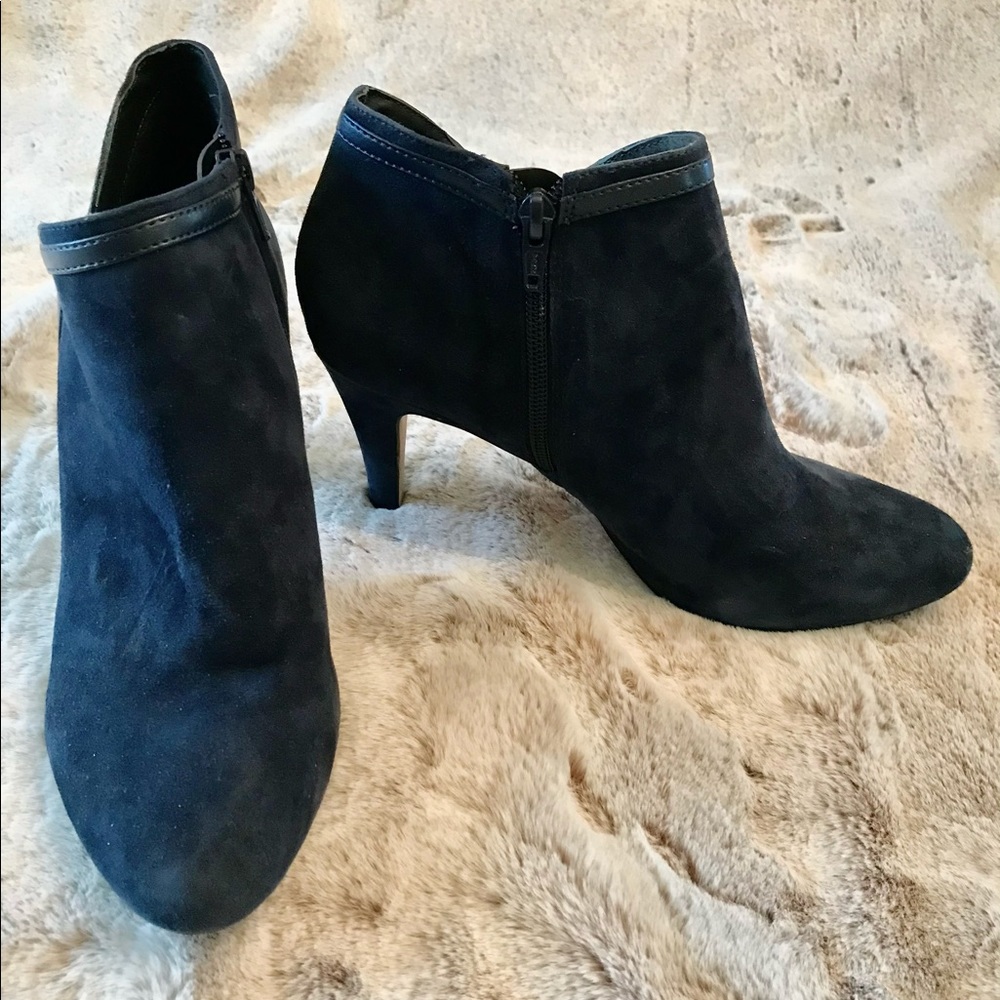 Sole Society blue suede bootie 9M